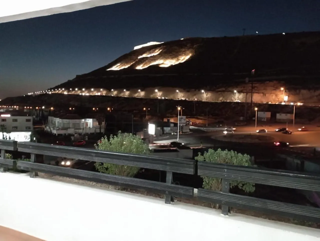 Superbe Appartement A La Marina contacts